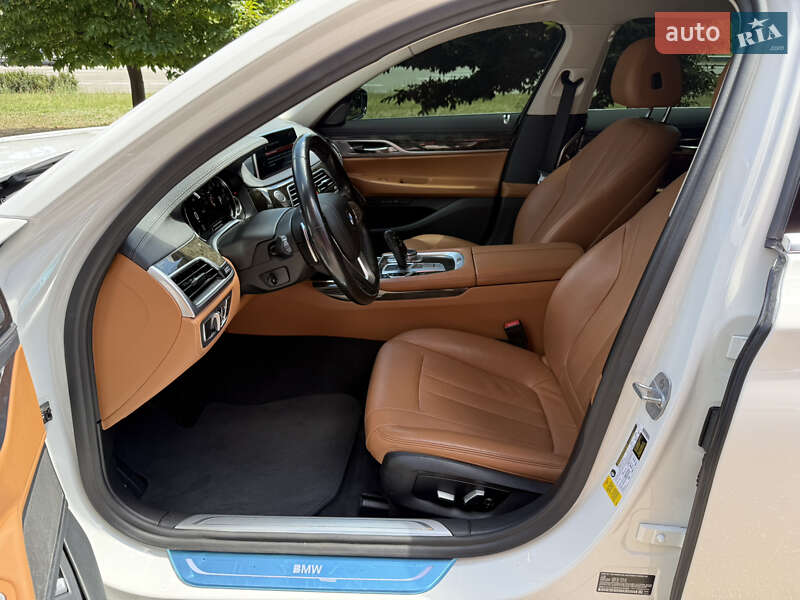 Седан BMW 7 Series 2018 в Киеве