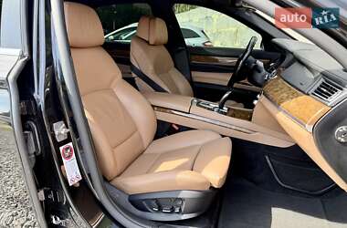 Седан BMW 7 Series 2011 в 