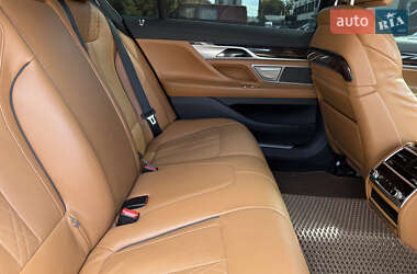 Седан BMW 7 Series 2015 в Хмельницком