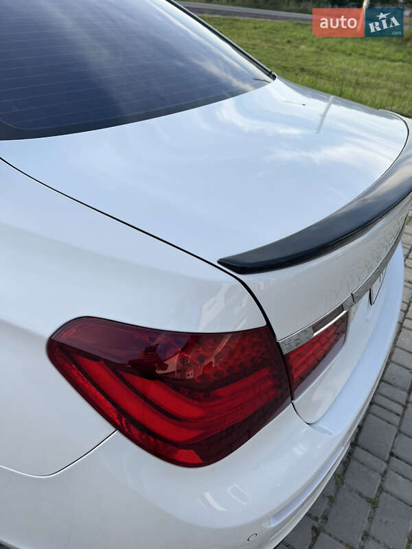 Седан BMW 7 Series 2014 в Львове