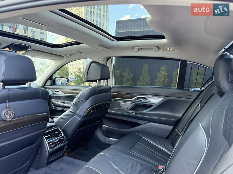 Седан BMW 7 Series 2016 в Киеве