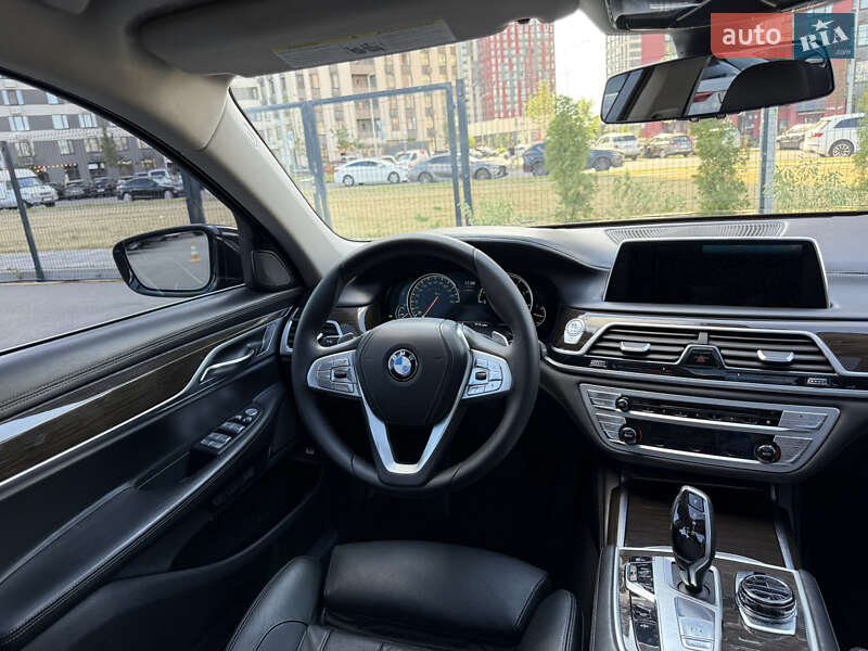 Седан BMW 7 Series 2016 в Киеве