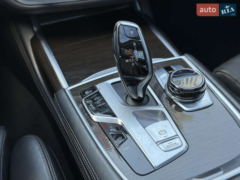 Седан BMW 7 Series 2016 в Киеве