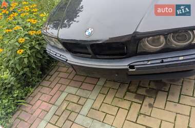 Седан BMW 7 Series 2000 в Ківерцях