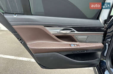 Седан BMW 7 Series 2022 в 