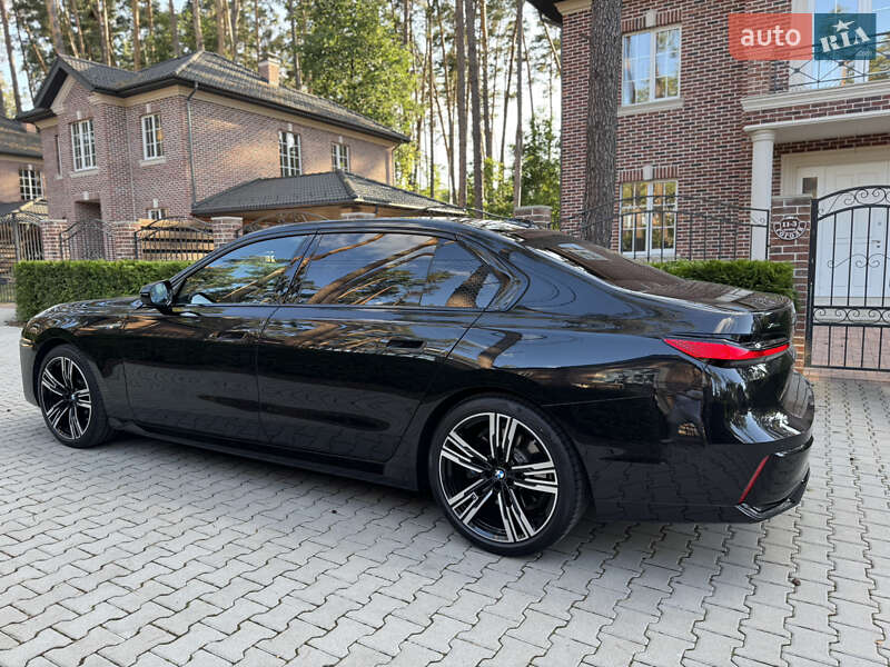 Седан BMW 7 Series 2024 в Киеве фото 9 Седан BMW 7 Series 2024 в Киеве