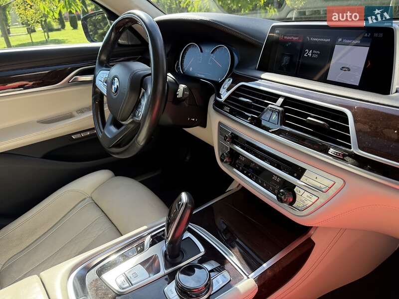 Седан BMW 7 Series 2015 в Львові фото 36 Седан BMW 7 Series 2015 в Львові