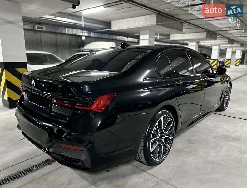 Седан BMW 7 Series 2022 в Дніпрі