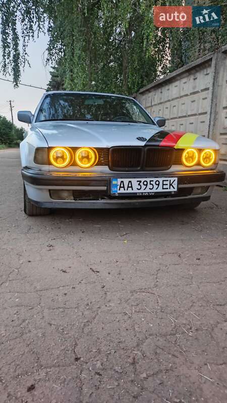 Седан BMW 7 Series 1993 в Кривом Роге