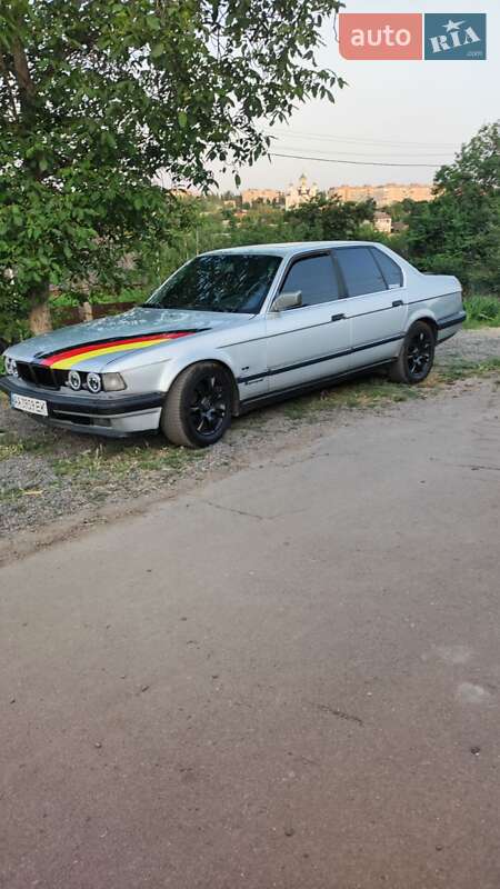 Седан BMW 7 Series 1993 в Кривом Роге
