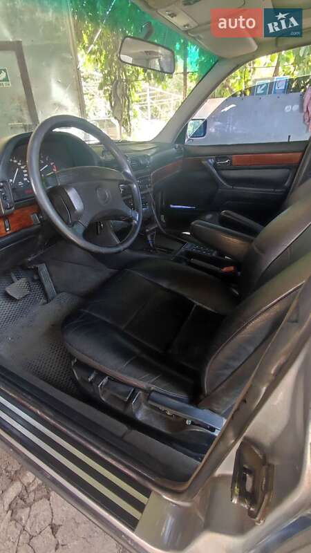 Седан BMW 7 Series 1993 в Кривом Роге