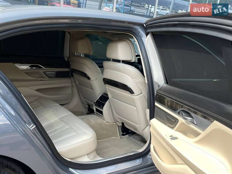 Седан BMW 7 Series 2017 в Києві