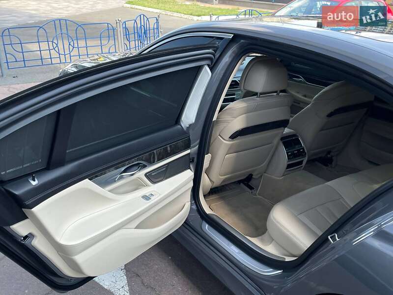 Седан BMW 7 Series 2017 в Києві