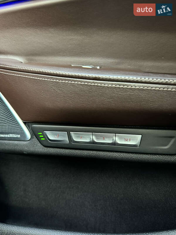 Седан BMW 7 Series 2017 в Львові