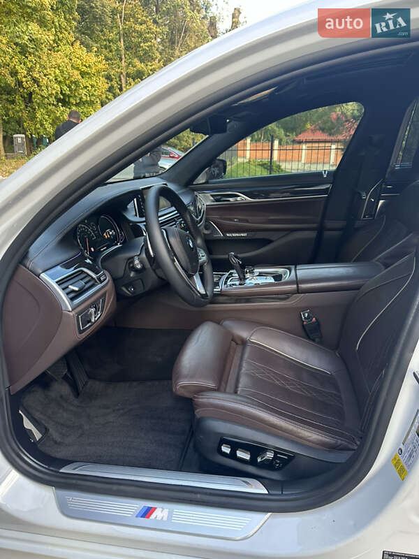 Седан BMW 7 Series 2017 в Львові