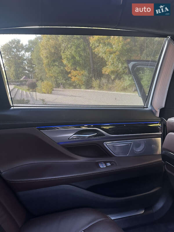 Седан BMW 7 Series 2017 в Львові