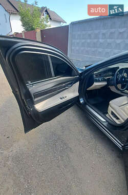 Седан BMW 7 Series 2009 в 