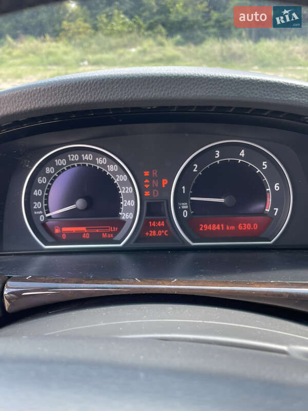 Седан BMW 7 Series 2004 в Чернигове