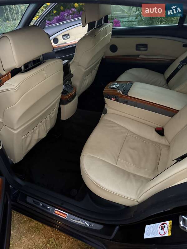 Седан BMW 7 Series 2003 в Гореничах