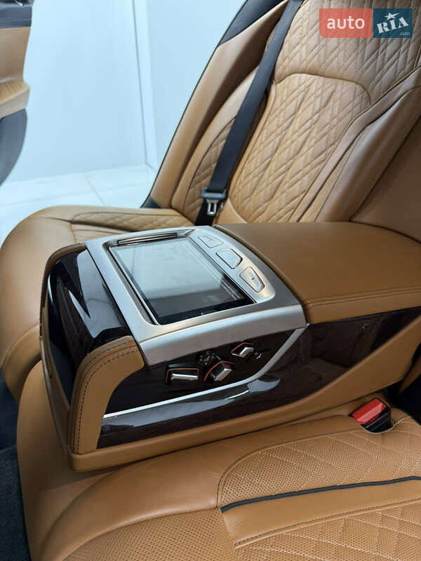 Седан BMW 7 Series 2019 в Одессе