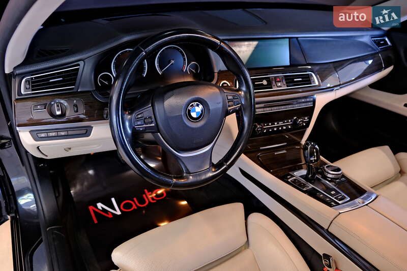 Седан BMW 7 Series 2012 в Одесі