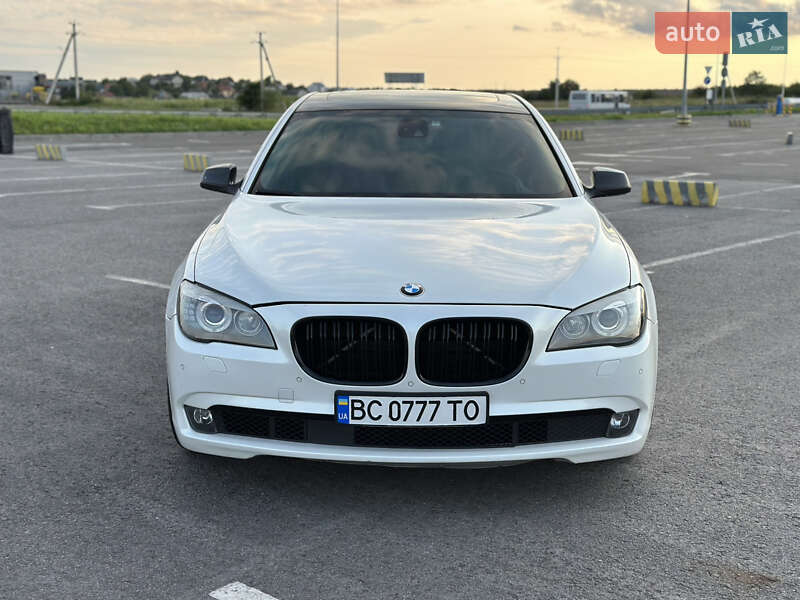 Седан BMW 7 Series 2011 в Львові