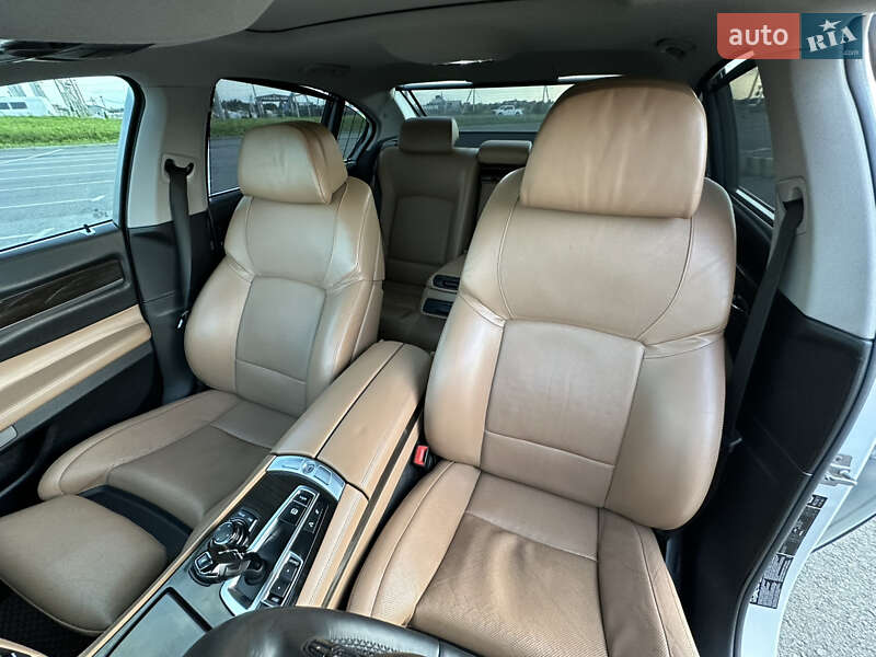 Седан BMW 7 Series 2011 в Львові