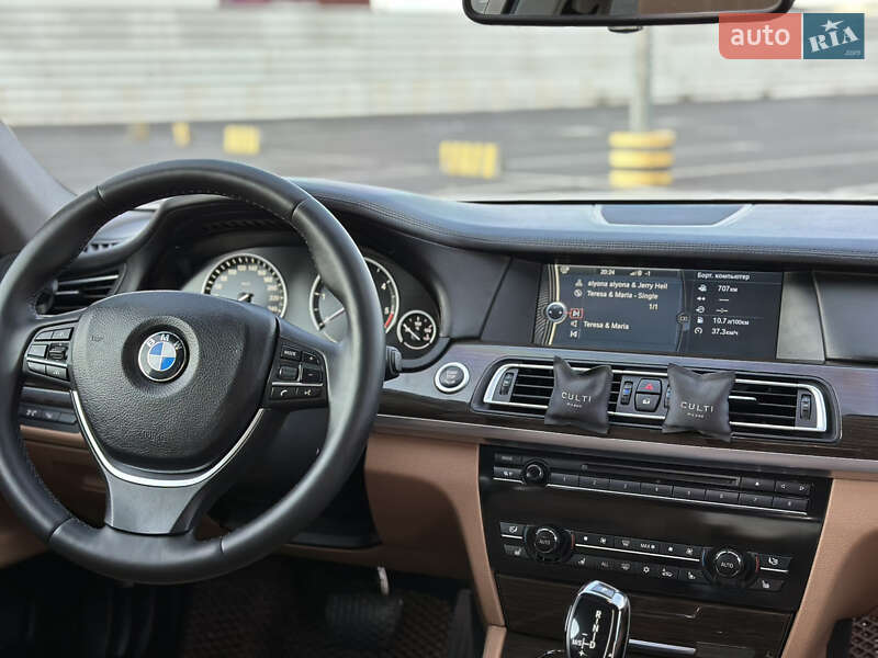 Седан BMW 7 Series 2011 в Львові
