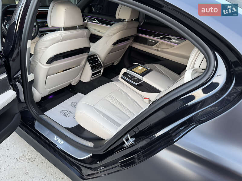 Седан BMW 7 Series 2021 в Киеве