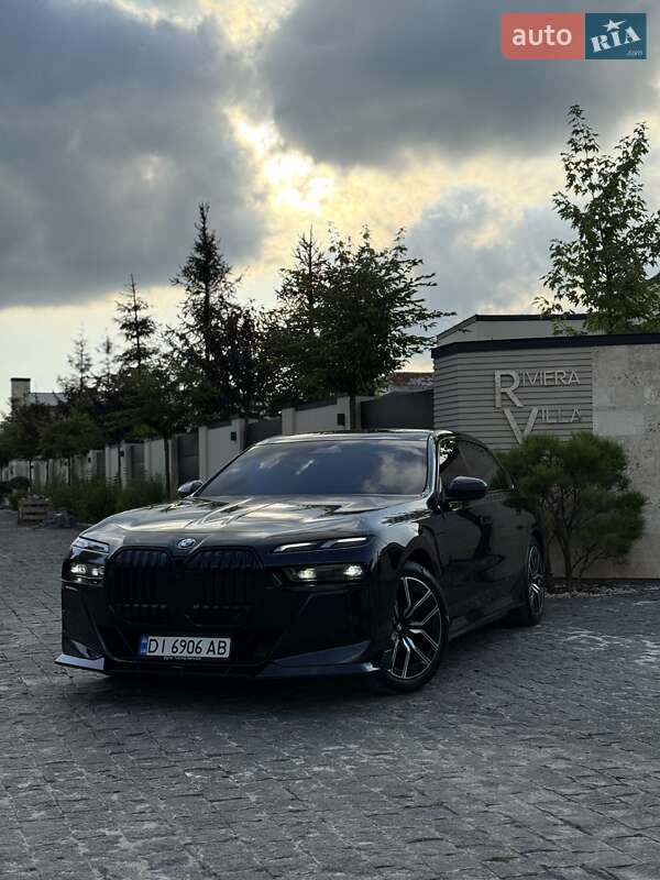Седан BMW 7 Series 2023 в Львові