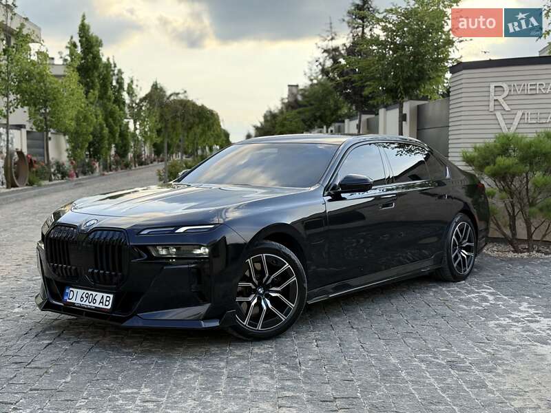 Седан BMW 7 Series 2023 в Львові