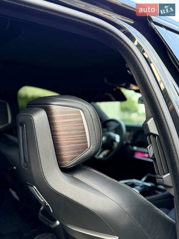 Седан BMW 7 Series 2023 в Львові