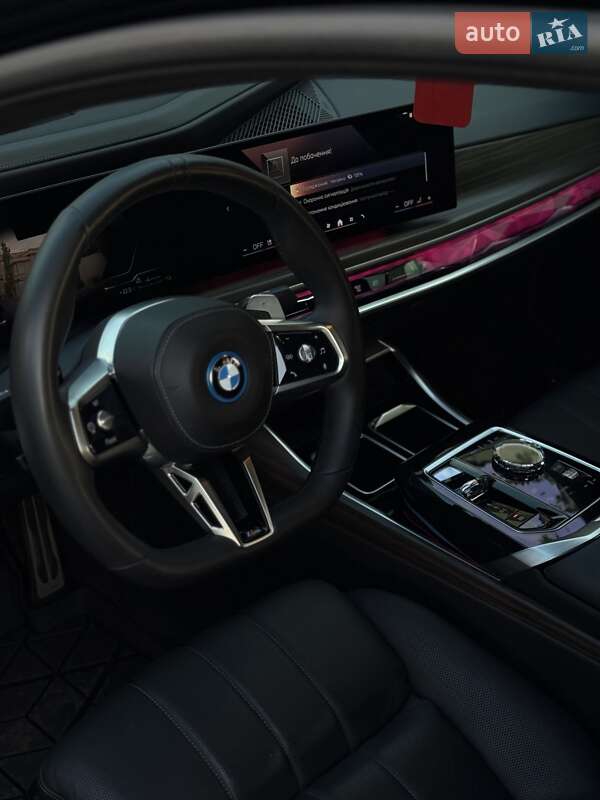 Седан BMW 7 Series 2023 в Львові