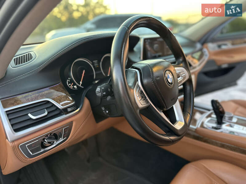 Седан BMW 7 Series 2016 в Виннице фото 23 Седан BMW 7 Series 2016 в Виннице