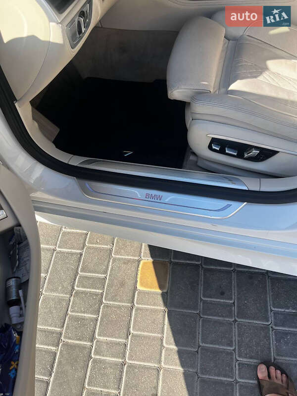 Седан BMW 7 Series 2015 в Первомайську фото 14 Седан BMW 7 Series 2015 в Первомайську
