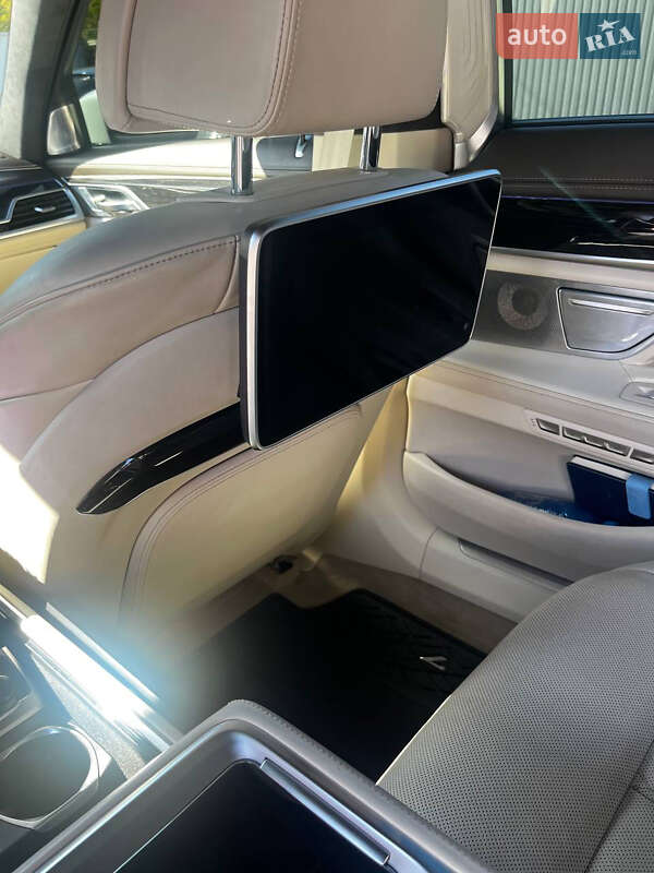 Седан BMW 7 Series 2015 в Первомайську фото 27 Седан BMW 7 Series 2015 в Первомайську
