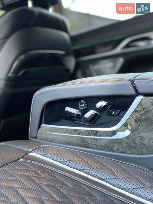 Седан BMW 7 Series 2020 в Киеве