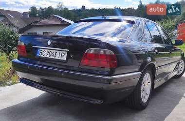 Седан BMW 7 Series 2001 в  фото 5 Седан BMW 7 Series 2001 в