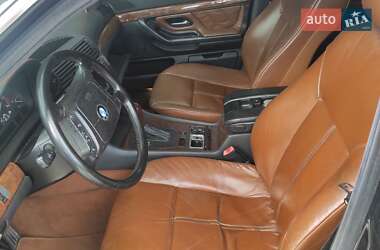 Седан BMW 7 Series 2001 в  фото 27 Седан BMW 7 Series 2001 в