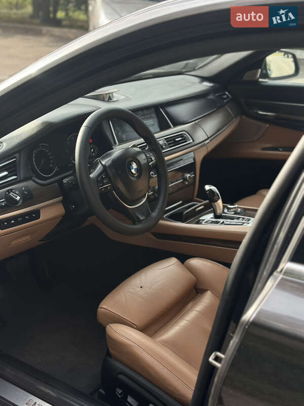 Седан BMW 7 Series 2012 в Богуславе фото 6 Седан BMW 7 Series 2012 в Богуславе