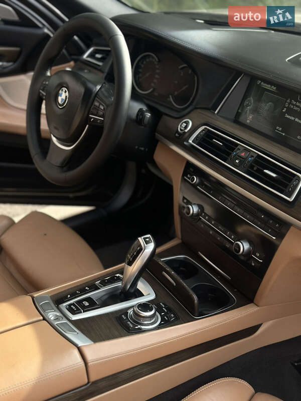 Седан BMW 7 Series 2012 в Богуславе фото 11 Седан BMW 7 Series 2012 в Богуславе