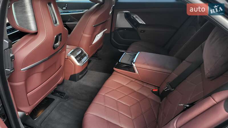 Седан BMW 7 Series 2024 в Вінниці