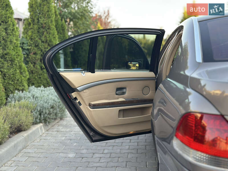 Седан BMW 7 Series 2004 в Одессе