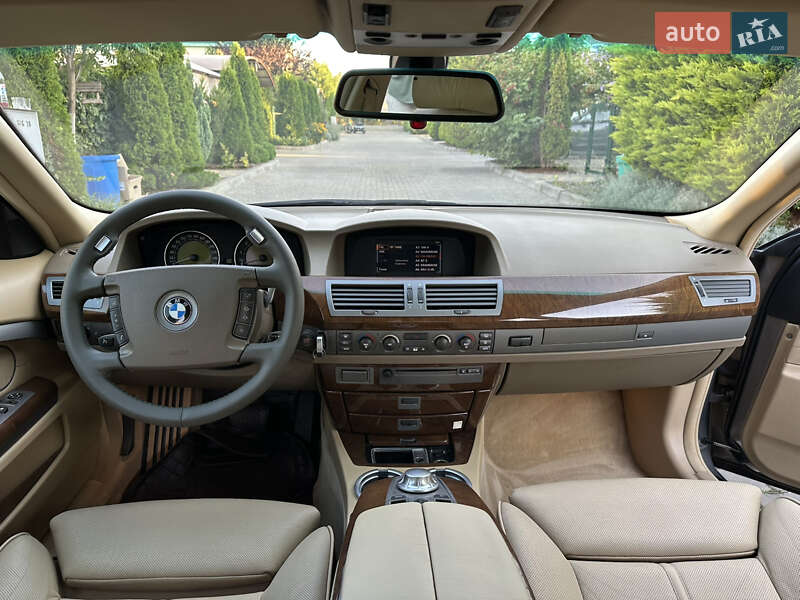 Седан BMW 7 Series 2004 в Одессе