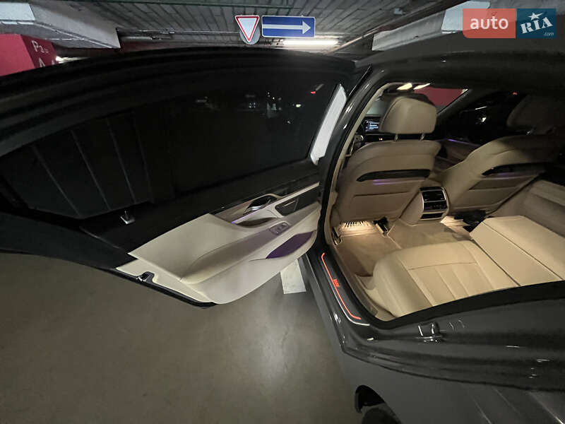 Седан BMW 7 Series 2017 в Киеве фото 60 Седан BMW 7 Series 2017 в Киеве