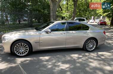 Седан BMW 7 Series 2011 в 