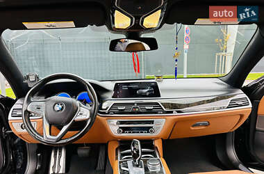 Седан BMW 7 Series 2016 в 