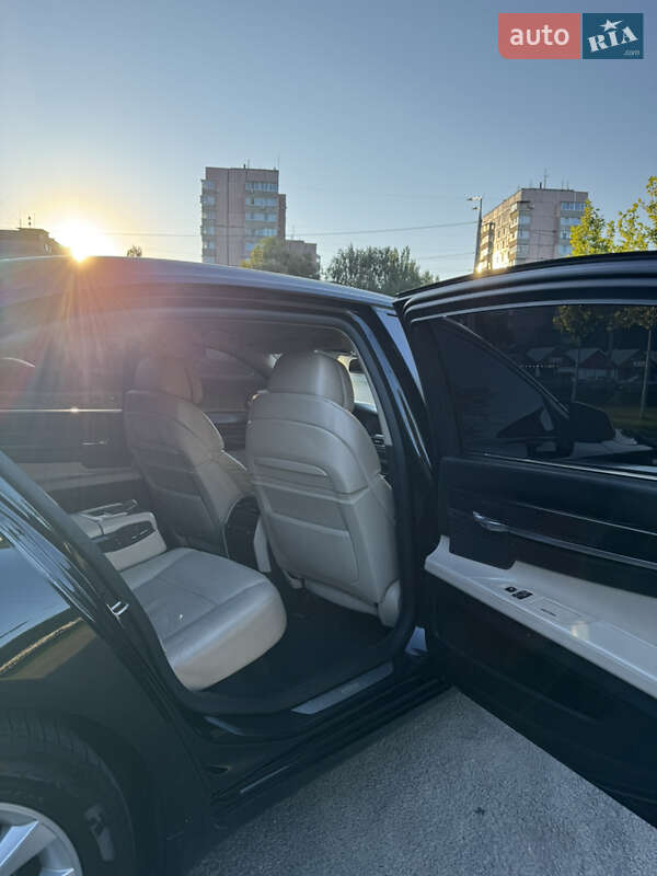 Седан BMW 7 Series 2011 в Днепре