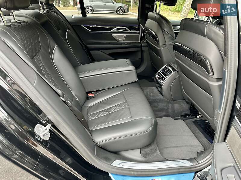 Седан BMW 7 Series 2022 в Киеве