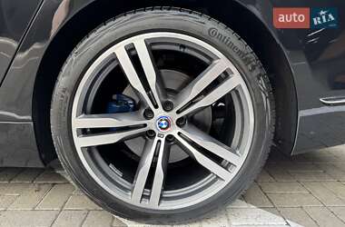 Седан BMW 7 Series 2015 в 
